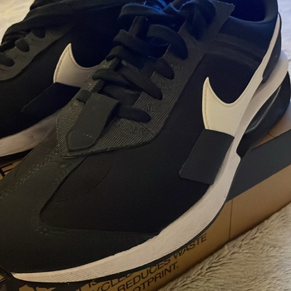 Nike Air Max Pre-Day Black and White Size 12 - Picture 3 of 15